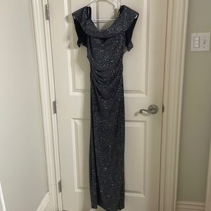 Pre-owned Xscape full length stretch gown black metallic